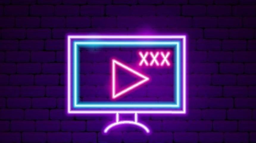 Google ve Facebook porno izleyenleri '&ouml;zel yazılımla takip ediyor'