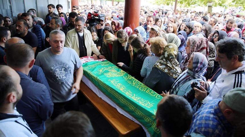 Neslican Tay'ın cenazesi Rize'de toprağa verildi