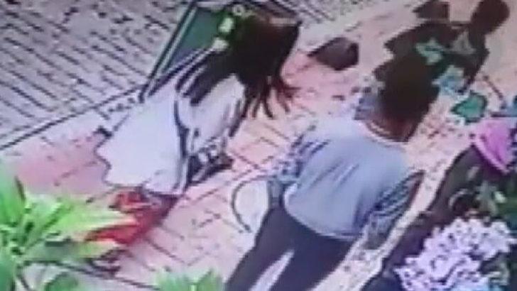 Çinli kadına Beyoğlu'nda kapkaç şoku! O anlar kamerada G5