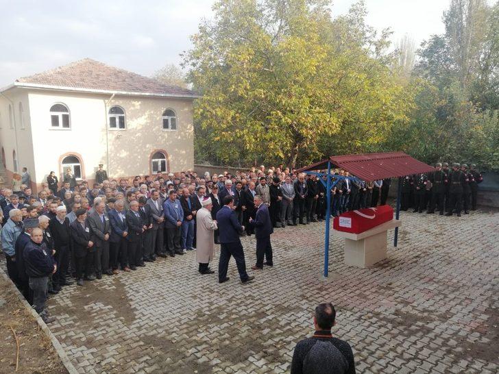 Kore Gazisi Muttalip Ayber, son yolculuğuna uğurlandı G1