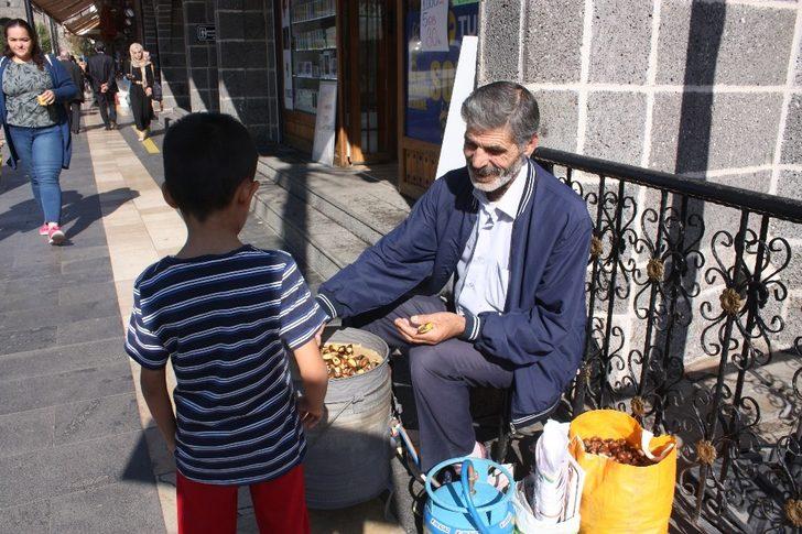Diyarbakır sokaklarında ’kestane kebap’ tezgahlardaki yerini aldı G3
