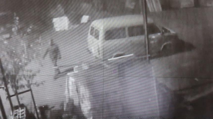 Hırsızlık anı kamerada