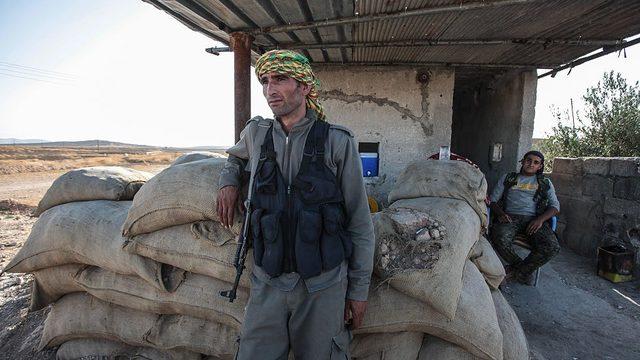 ABD, IŞİD ile mücadele konusunda da Türkiye'nin tüm itirazlarına karşın YPG ile yola devam etme kararı aldı.