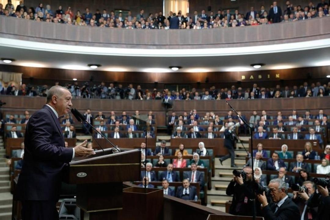 Cumhurbaşkanı Erdoğan, AK Parti&rsquo;nin eski ve mevcut il başkanlarıyla bir araya geldi