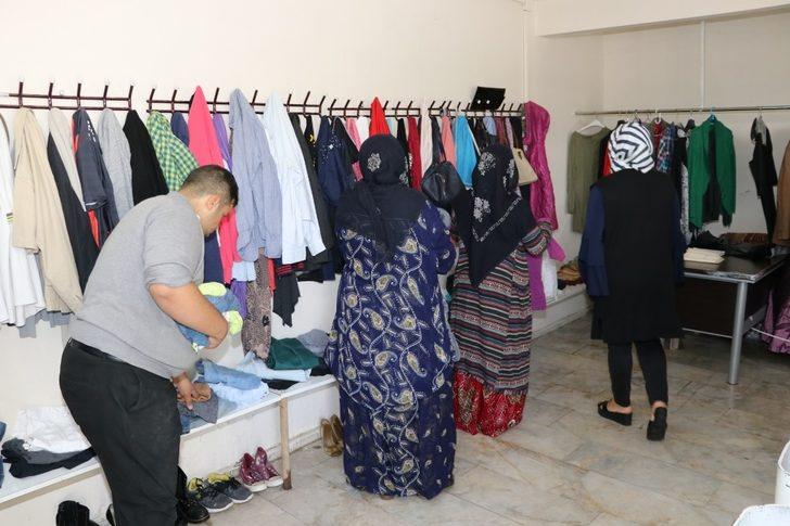 Karaköprü’de ihtiyaç sahiplerine kıyafet yardımı G1
