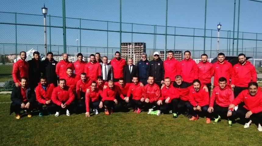 UEFA B Antren&ouml;r Kursu t&uuml;m hızıyla devam ediyor