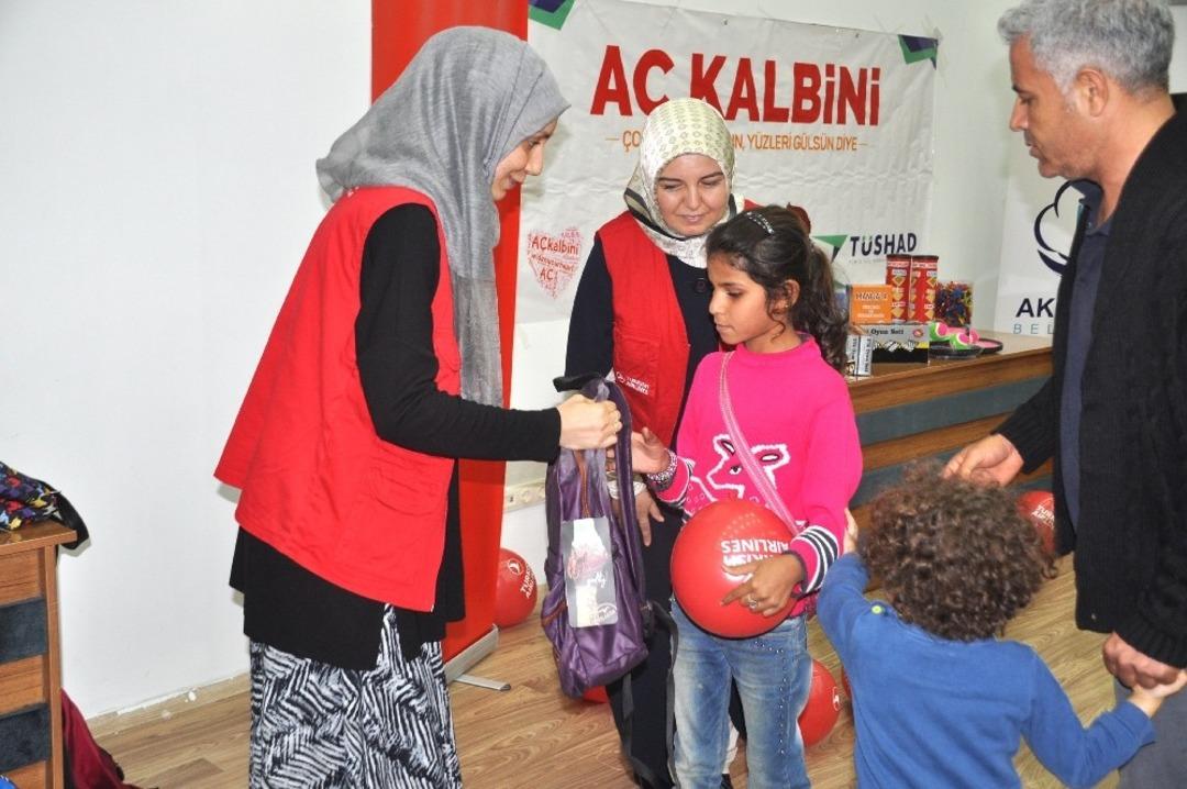 Ak&ccedil;akale&rsquo;de 400 &ouml;ğrenciye kırtasiye desteği