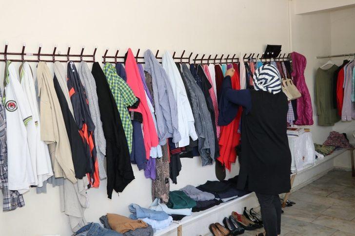 Karaköprü’de ihtiyaç sahiplerine kıyafet yardımı G2