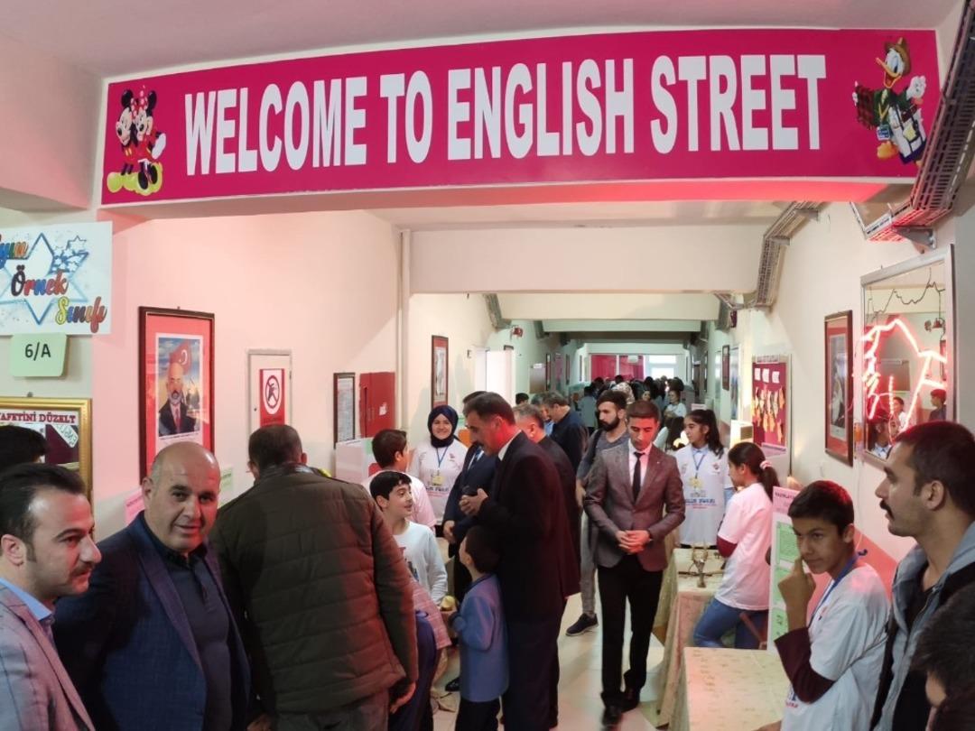 Tatvan&rsquo;da 4006 T&Uuml;BİTAK Bilim Fuarı d&uuml;zenledi