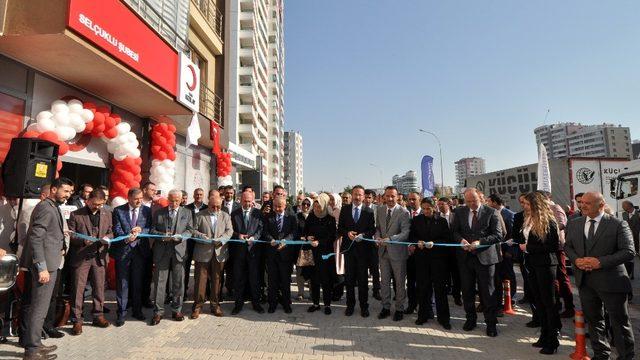 Neü’den Novi Pazar’a 11 tırlık malzeme yardımı