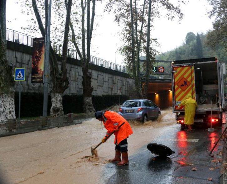 İstanbul'da beklenen yağış başladı! İBB'den açıklama geldi G4