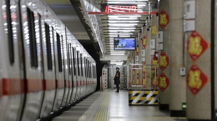 Metro yolcularına 'gayri medeni davranışlar yasağı'