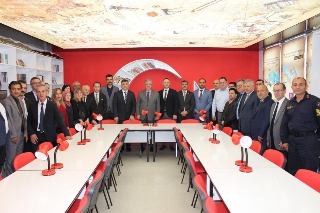 YEPAŞ&rsquo;tan okul k&uuml;t&uuml;phanesi