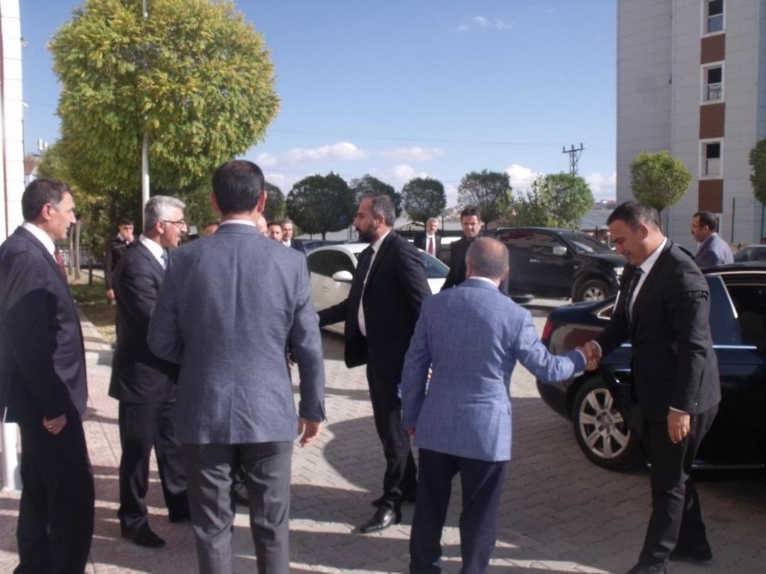 Van YY&Uuml; Rekt&ouml;r&uuml; Prof. Dr. Şevli&rsquo;den &Ouml;zalp ziyareti