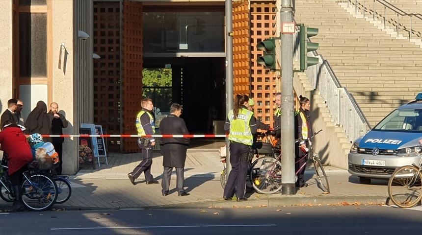 Son dakika: Almanya'da Diyanet İşleri Türk İslam Birliği Genel Merkezi'nde bomba paniği