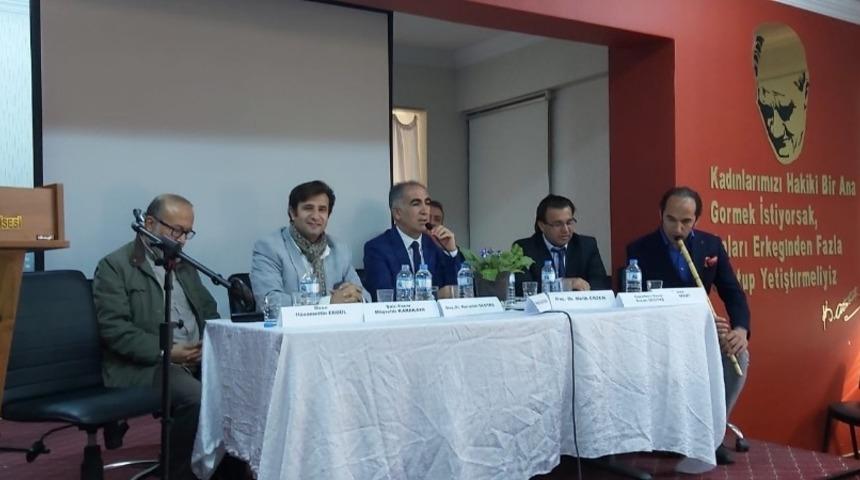 Edremitli &ouml;ğrenciler şiire ve t&uuml;rk&uuml;ye doydu