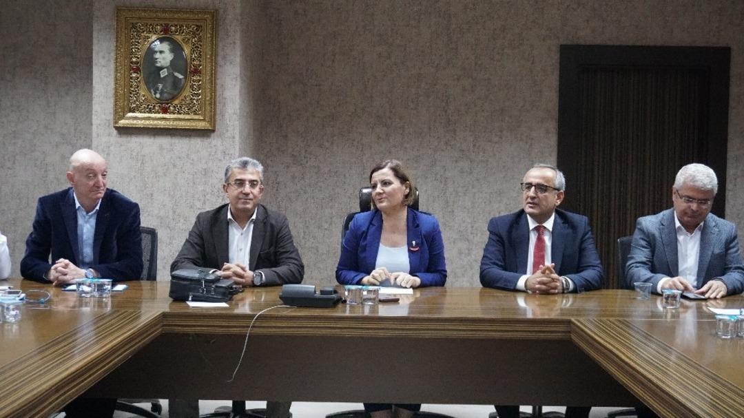 İzmit Belediyesi&rsquo;nden &lsquo;Halk S&uuml;t&rsquo; toplantısı