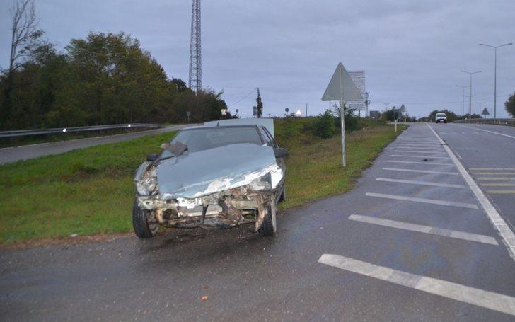 Kontrolden çıkan otomobil bariyerlere çarptı: 1 yaralı G4