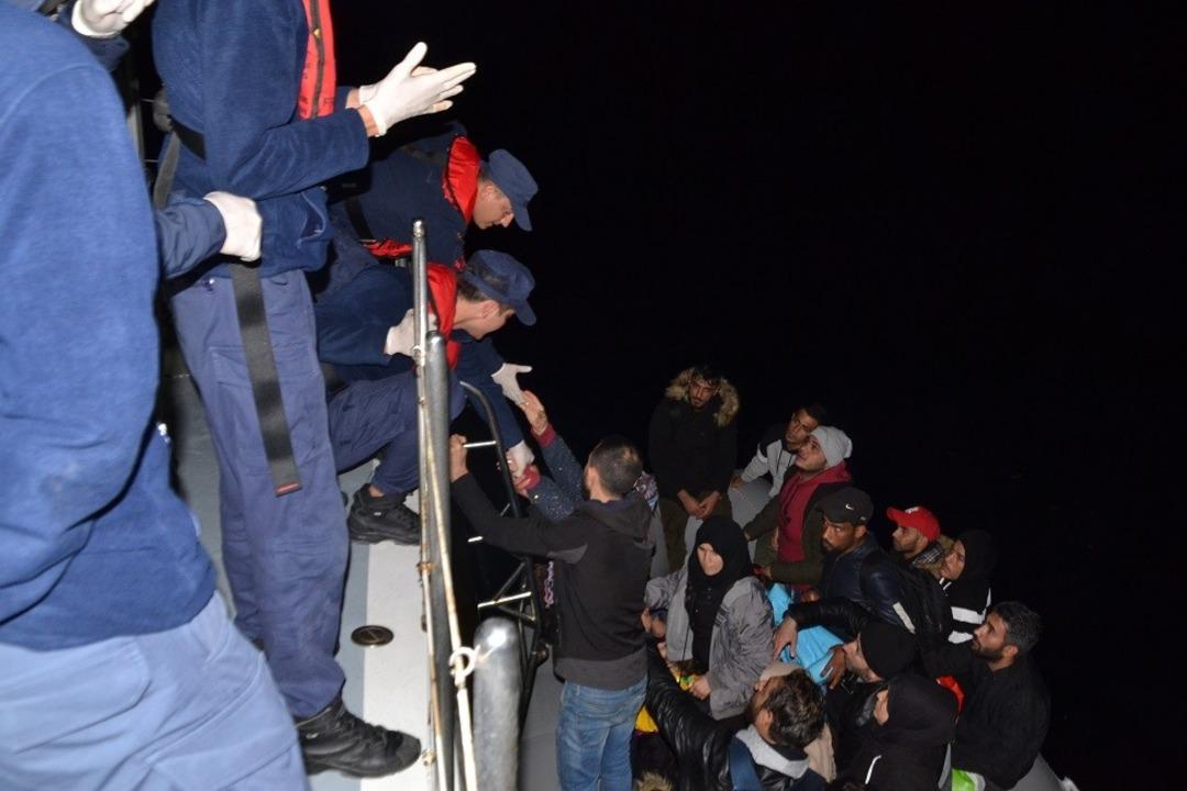 Kuşadası&rsquo;nda 133 d&uuml;zensiz g&ouml;&ccedil;men yakalandı