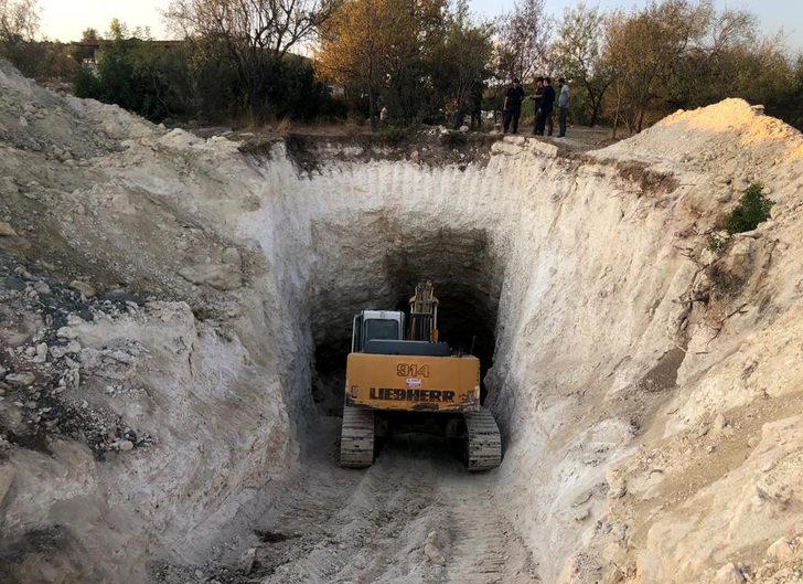 Mersin'de iş makineli kaçak kazı: 9 gözaltı G1