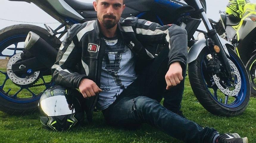 Sakarya'da, kontrolden çıkarak devrilen motosikletin sürücüsü öldü