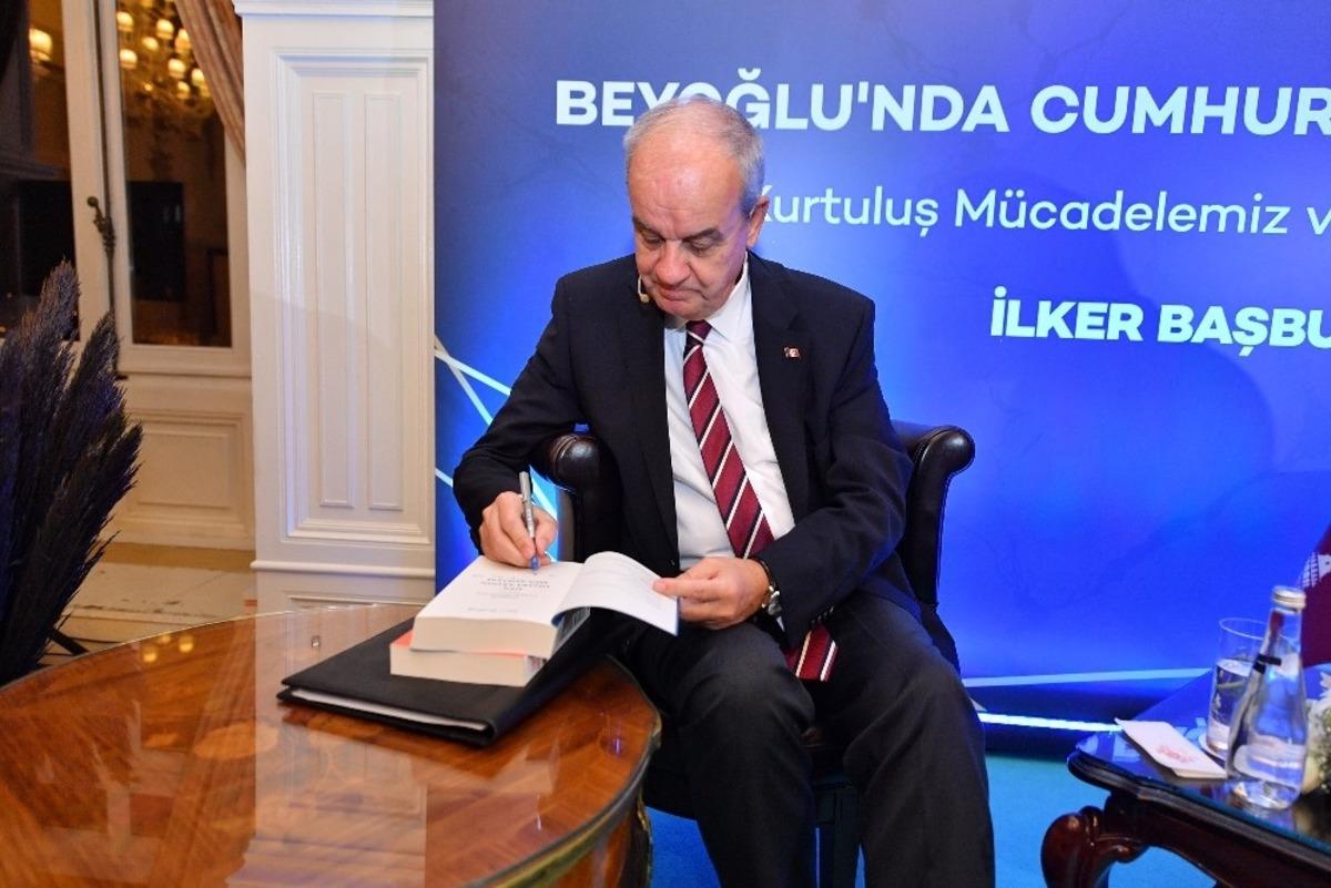 İlker Başbuğ: Barış Pınarı Harekatı zorunluydu, ter&ouml;r koridorunu par&ccedil;aladınız