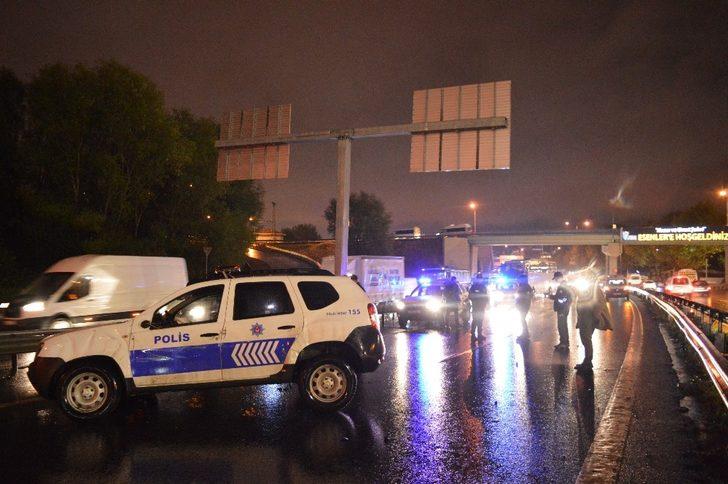 TEM’de trafiği kilitleyen kaza G3