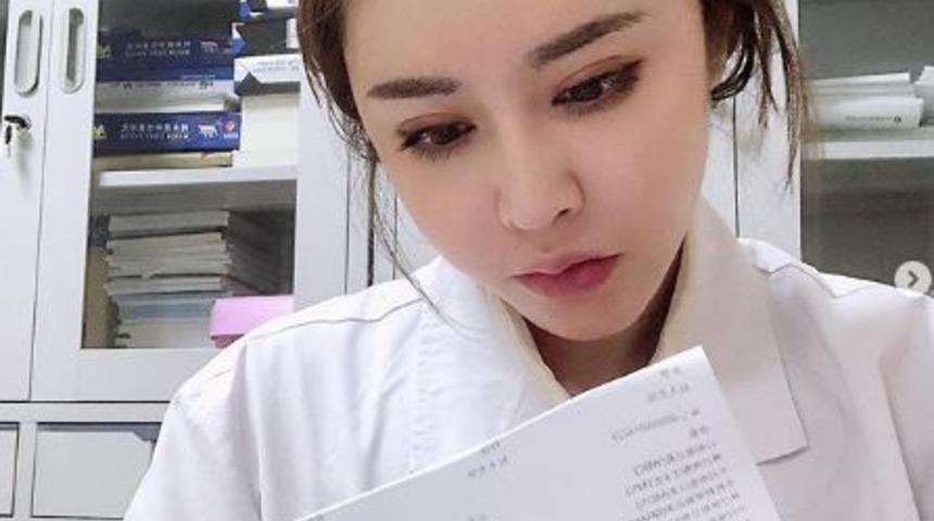 Çinli doktorun vücudunu görenin ağzı açık kalıyor!