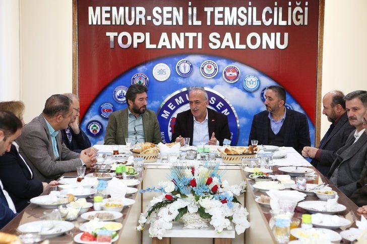 Rektör Çomaklı Memur-Sen’in konuğu oldu G3