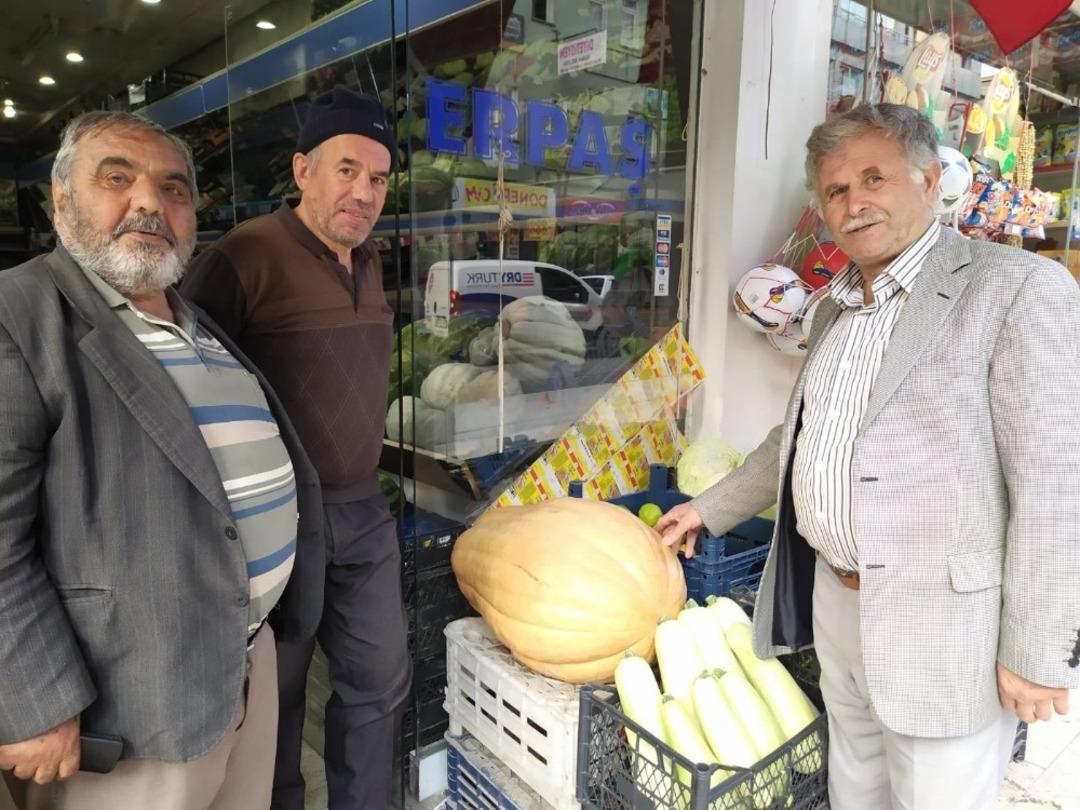 Bu bal kabağı tam 33,8 kilogram