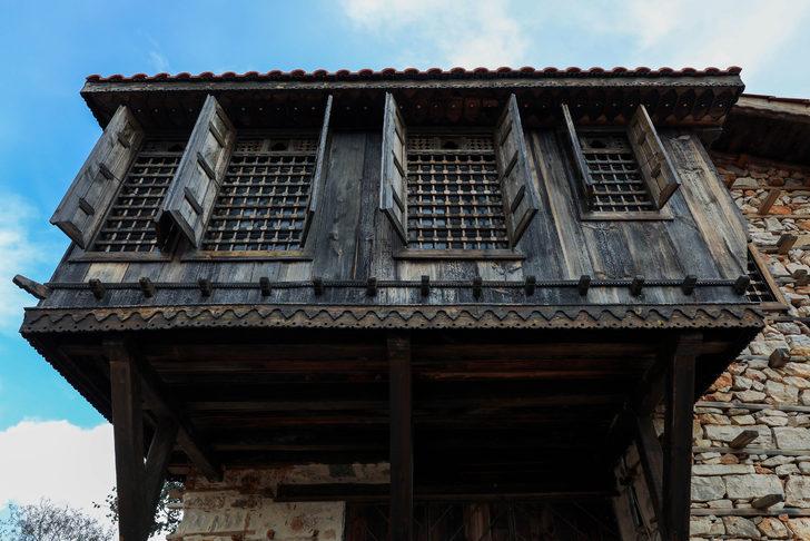Antalya'nın asırlardır ayakta kalan düğmeli evleri G2