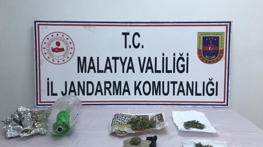 205 gram kubar esrar yakalandı