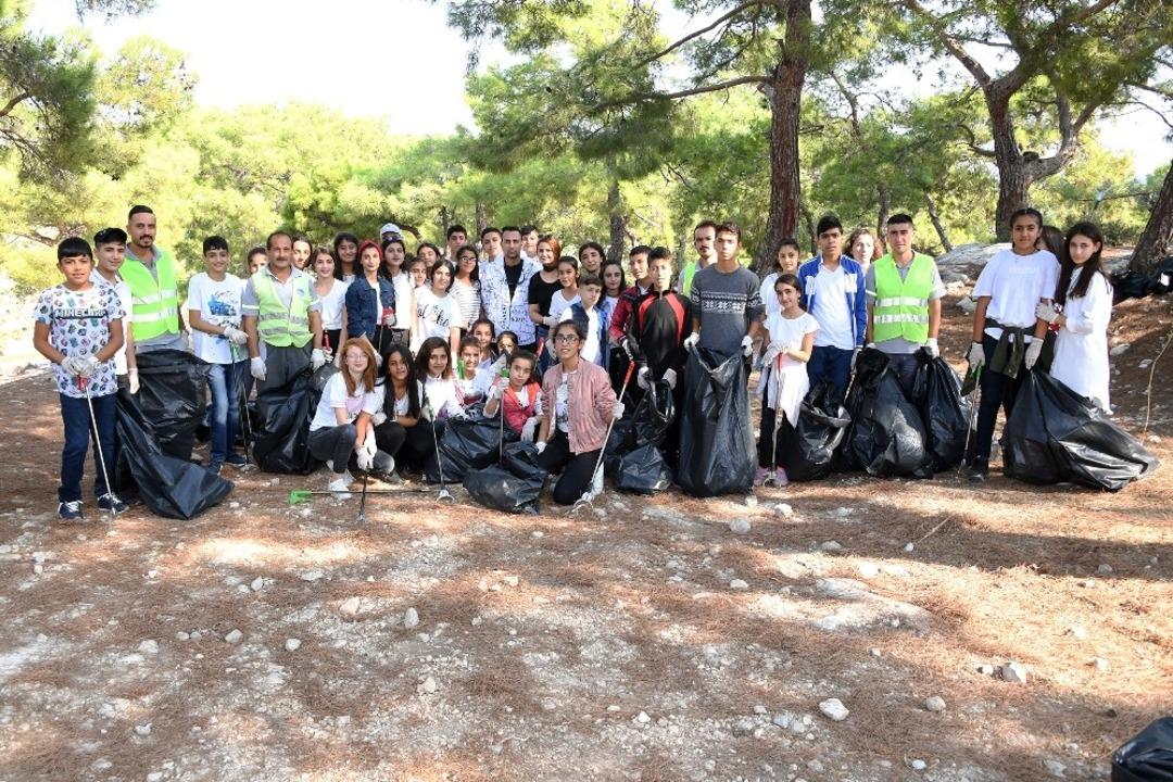 &Ccedil;ocuklardan &ccedil;evre temizliği