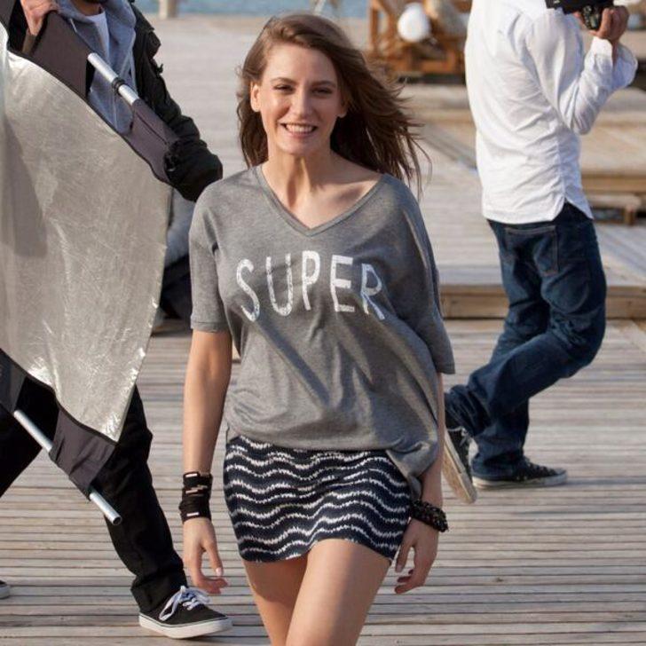 Serenay Sarıkaya’nın sol parmağındaki yüzük dikkat çekti G4