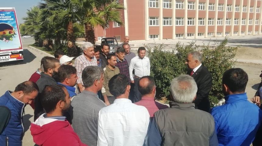 Rekt&ouml;r Turgut,  ge&ccedil;ici iş&ccedil;ilerle vedalaştı