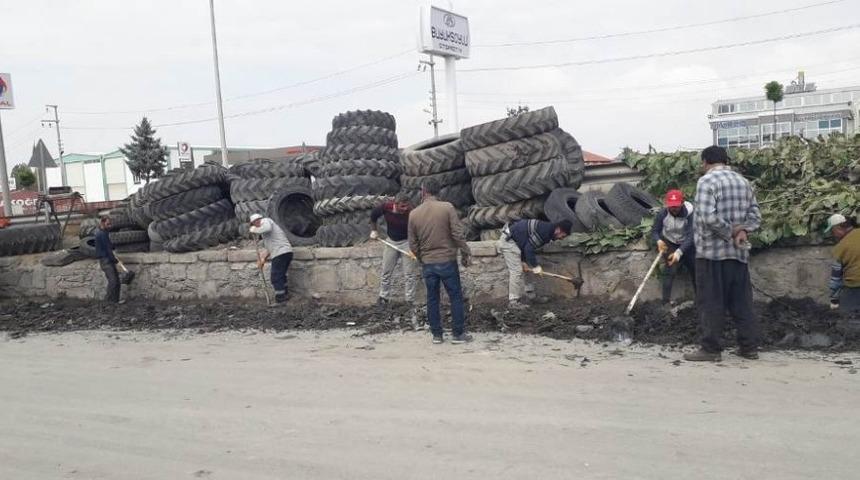 Ereğli&rsquo;de Yeni Sanayi Sitesinin su kanalları temizlendi