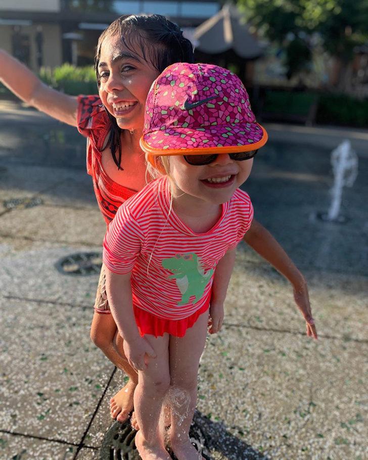 Esmer çift, beyaz tenli ve sarı saçlı bebeklerini görünce şoke oldular! G4