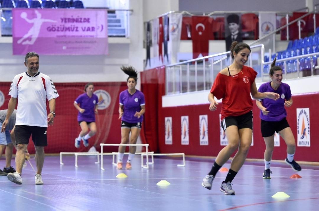 Muratpaşa kadın hentbol takımı Rize deplasmanında