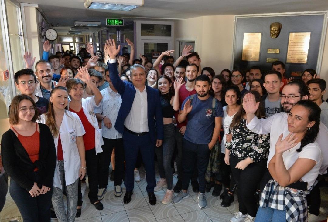 Başkan Uysal, gen&ccedil;lerle buluştu