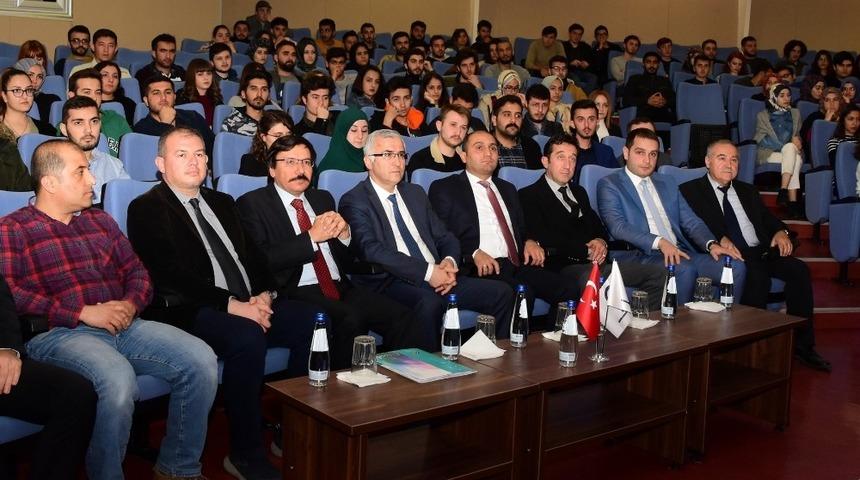 Avşarbey, ESOGÜ öğrencilerine hayatını anlatıp öğütlerde bulundu