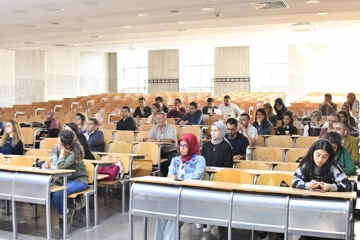 SAÜ’de Akademik Oryantasyon Eğitim yapıldı G1