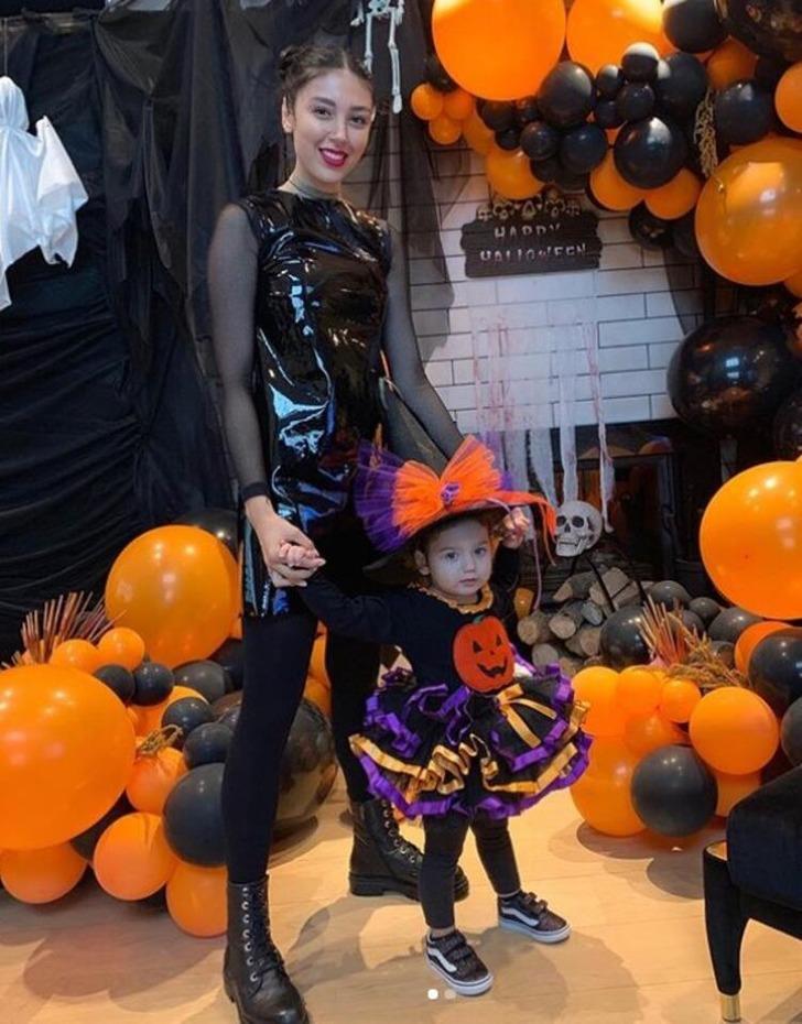 Dilay Korkmaz Cadılar Bayramı'nı kutlayan ünlüleri topa tuttu G4