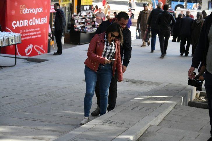 Sayısal dersleri sevdirecek formüller kaldırım taşlarında G1