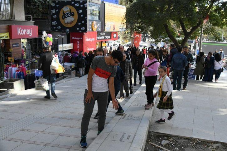 Sayısal dersleri sevdirecek formüller kaldırım taşlarında G3