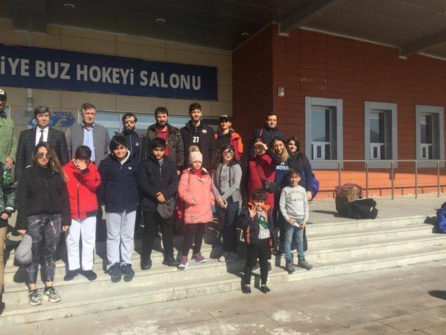 İranlı Buz Hokeyciler Erzurum’da kamp yaptı