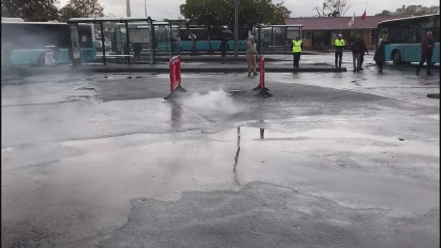 Eminönü'nde yer altı kablolarında korkutan patlama