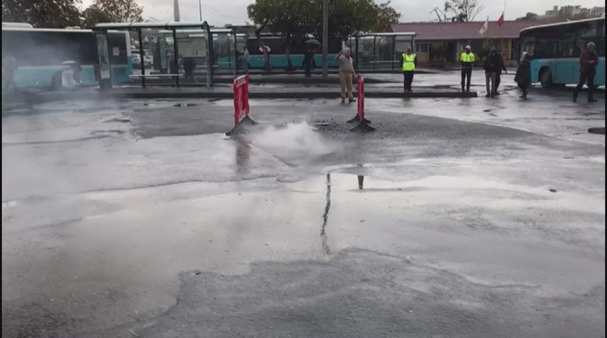 Eminönü'nde yer altı kablolarında patlama