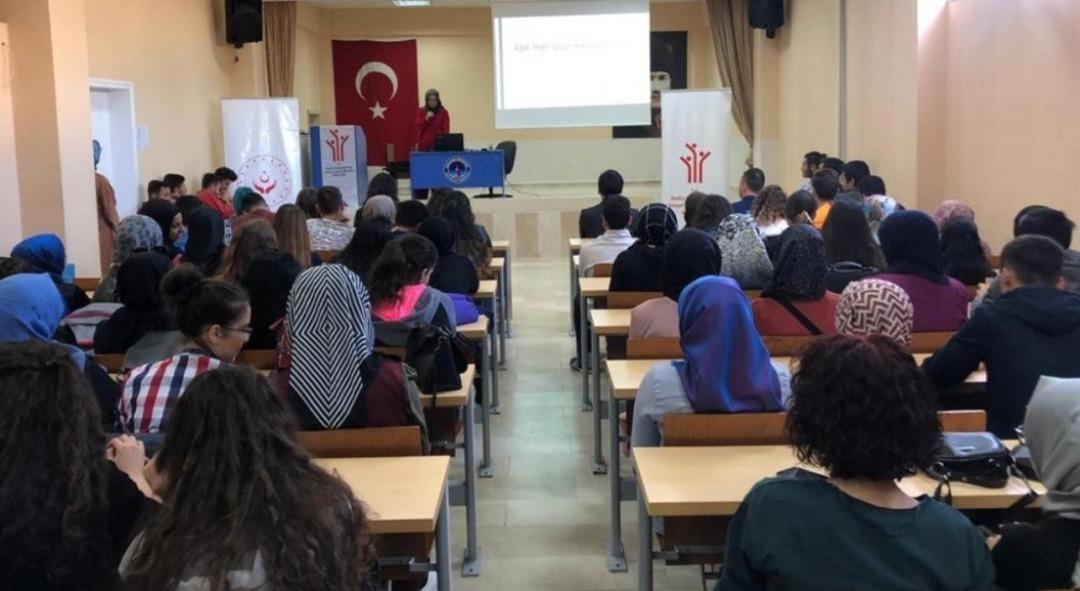 Gediz MYO&rsquo;da &lsquo;Hayat Arkadaşımı Nasıl Se&ccedil;erim&rsquo; konulu seminer