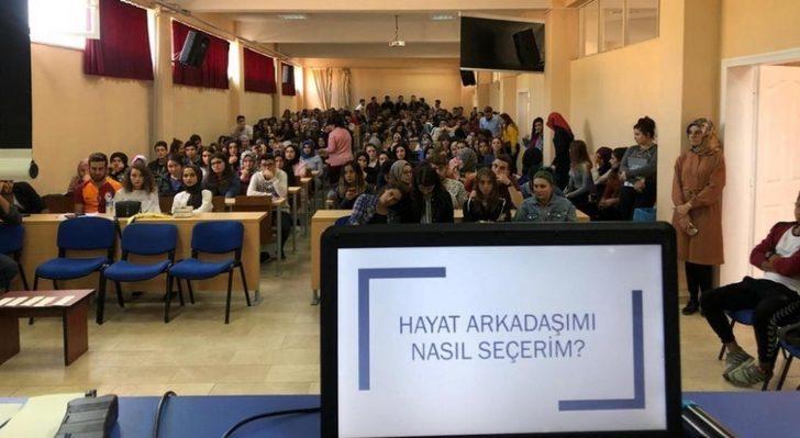 Gediz MYO’da ‘Hayat Arkadaşımı Nasıl Seçerim’ konulu seminer G3
