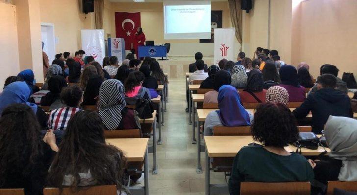 Gediz MYO’da ‘Hayat Arkadaşımı Nasıl Seçerim’ konulu seminer G5